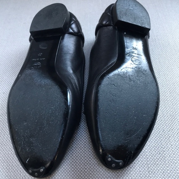 CHANEL Quilted Turn Lock Leather Flats. Make me an offer. Thank you - Picture 9 of 16